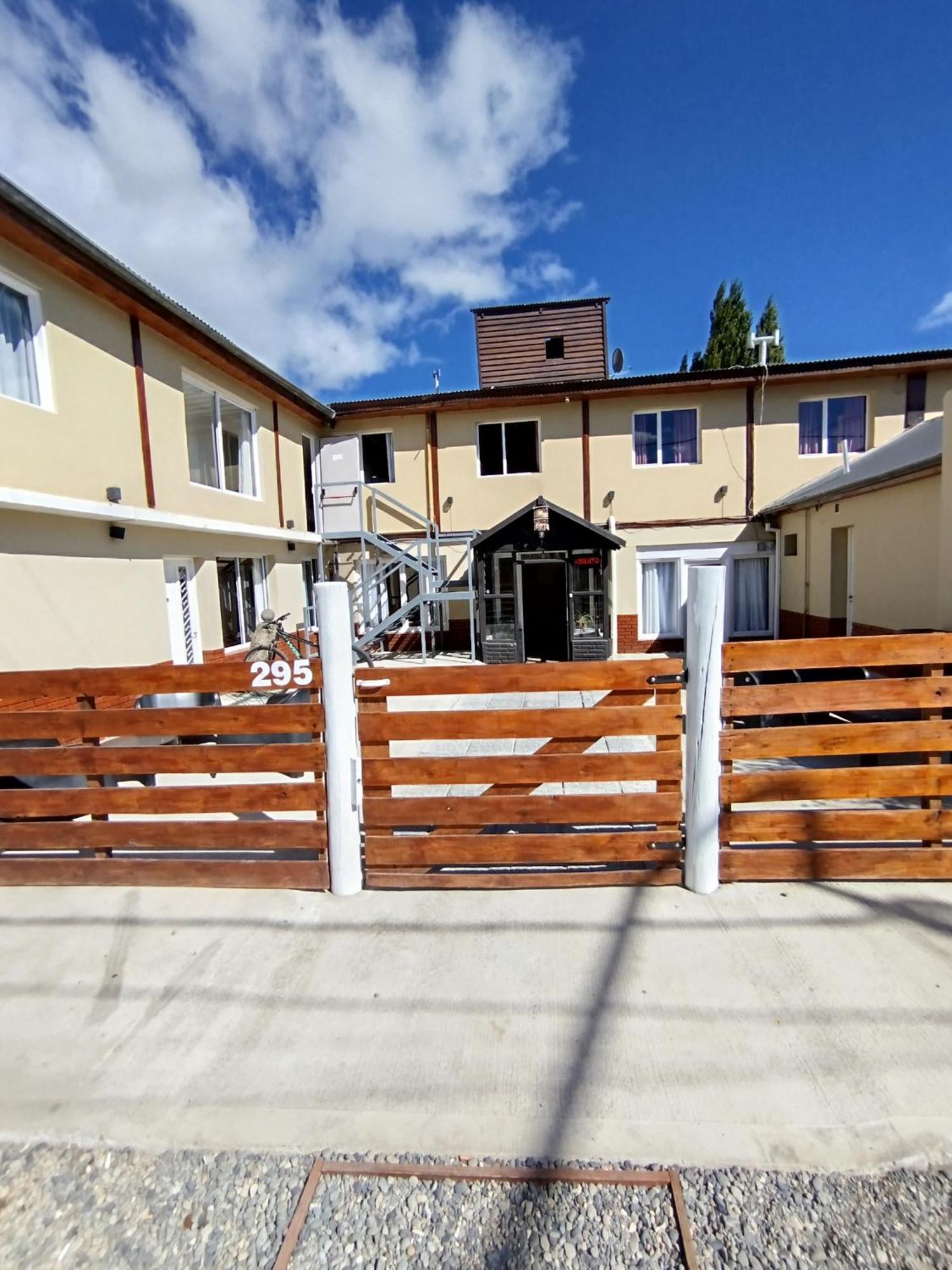 Hostel Elal El Calafate Exterior photo